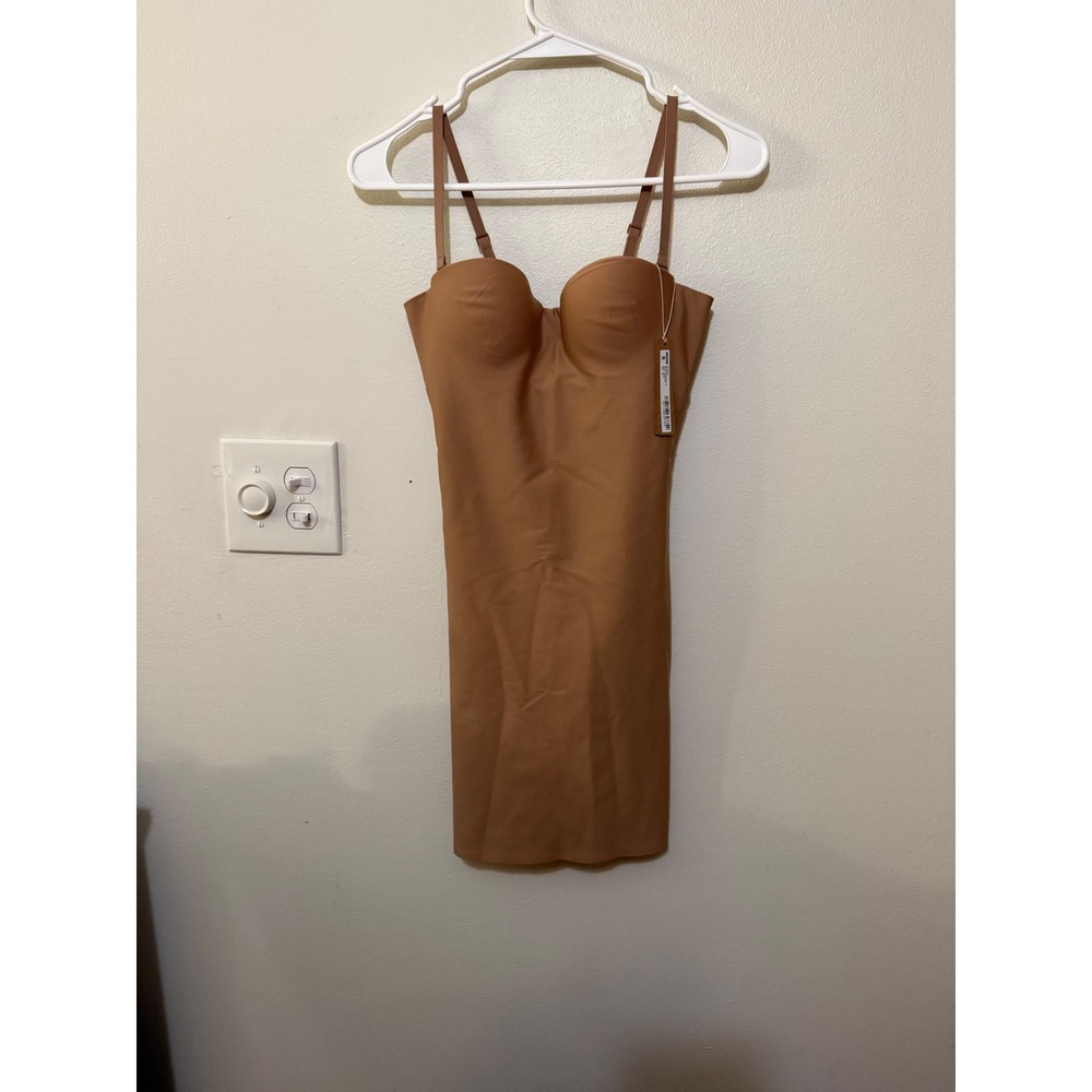 Skims Body Molded Underwire Slip Sienna Size XS NWT